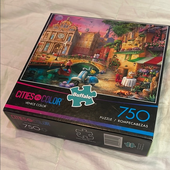 ©️Buffalo ~ Venice Colorful Puzzle - 750 Pieces - Picture 1 of 4